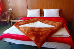 Tsomoriri Inn Camp & Cottages